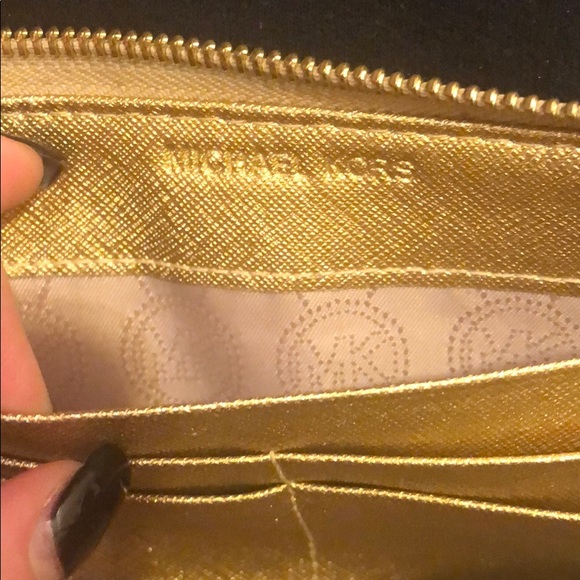 Gold micheal kors wallet - Picture 5 of 5